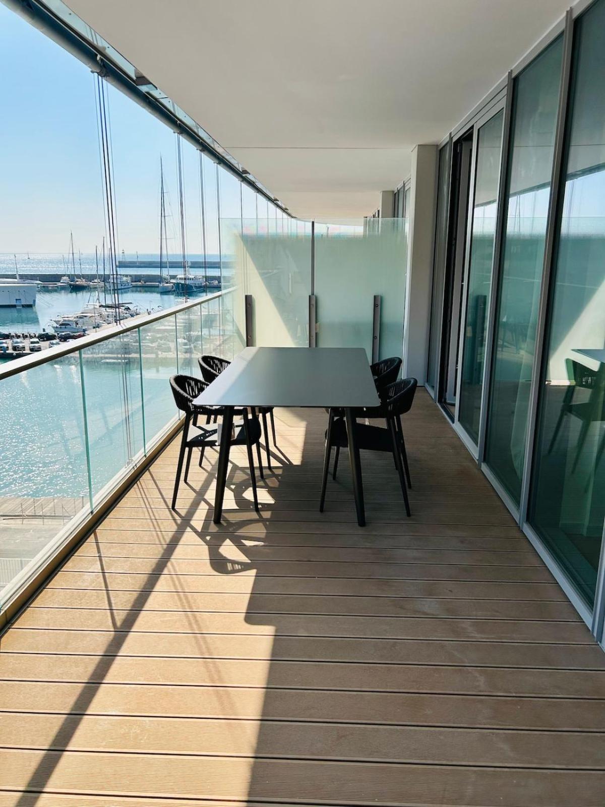 Casa Piano Waterfront Wifi Free Parking Apartment